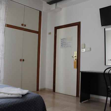 Hotel Grand Meeting Rimini Zewnętrze zdjęcie
