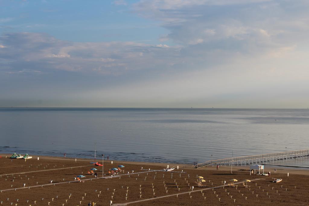 Hotel Grand Meeting Rimini Zewnętrze zdjęcie