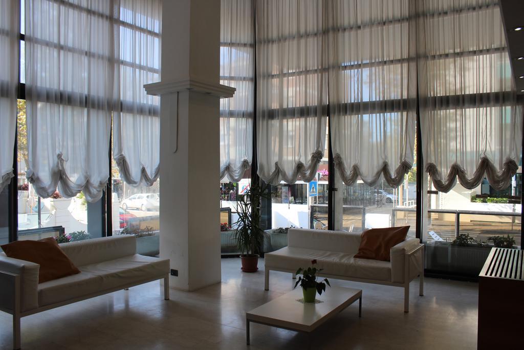 Hotel Grand Meeting Rimini Zewnętrze zdjęcie